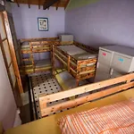 Hostel La Terrera Youth *
