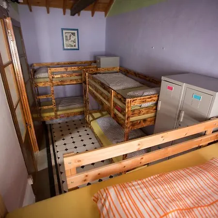 Albergue La Terrera Youth *